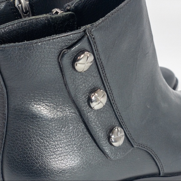 NICOLE Black Leather Ankle Side Button Snap Bootå - Picture 5 of 7